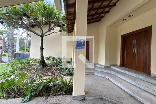 Fachada de casa de condomínio à venda com 3 quartos, 362m² em Alphaville Residencial Um, Barueri