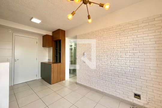 Apartamento à venda com 2 quartos, 34m² em Jardim Itacolomi, São Paulo