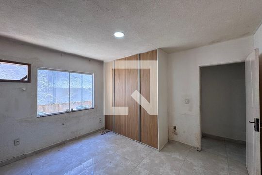 Suíte de casa à venda com 2 quartos, 200m² em Vargem Grande, Rio de Janeiro