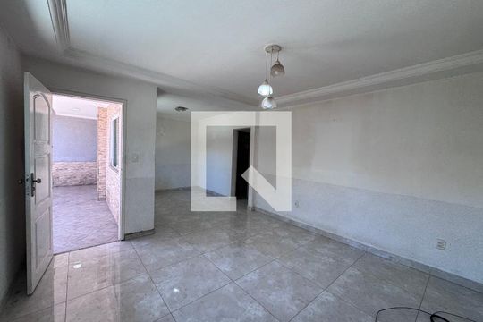 Sala de casa à venda com 2 quartos, 200m² em Vargem Grande, Rio de Janeiro