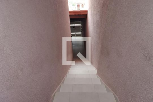 Escada para a garagem de casa à venda com 3 quartos, 80m² em Jardim Santo Alberto, Santo André