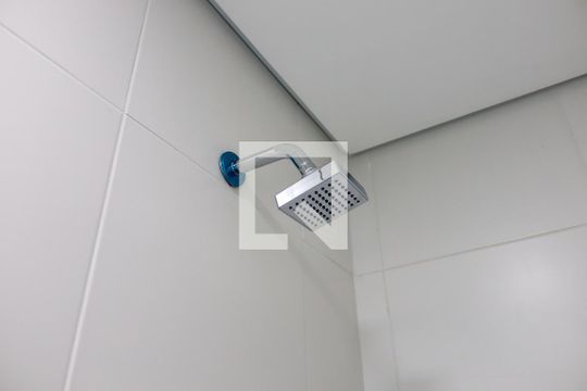 Banheiro de apartamento para alugar com 1 quarto, 38m² em Centro, Osasco