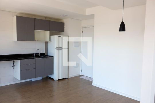sala de apartamento para alugar com 1 quarto, 38m² em Centro, Osasco