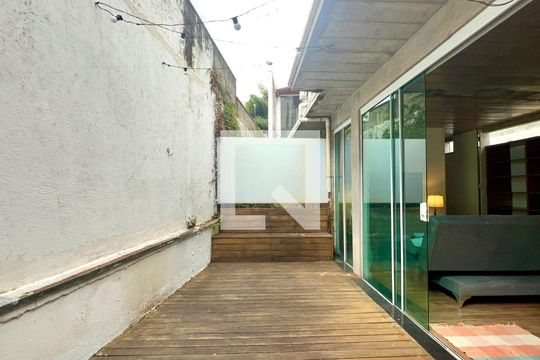 Deck de casa à venda com 2 quartos, 110m² em Vila Madalena, São Paulo
