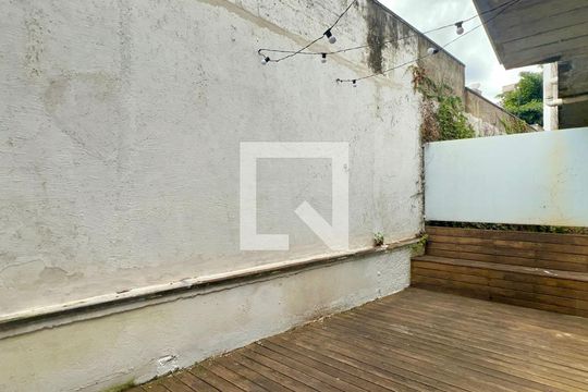 Deck de casa à venda com 2 quartos, 110m² em Vila Madalena, São Paulo