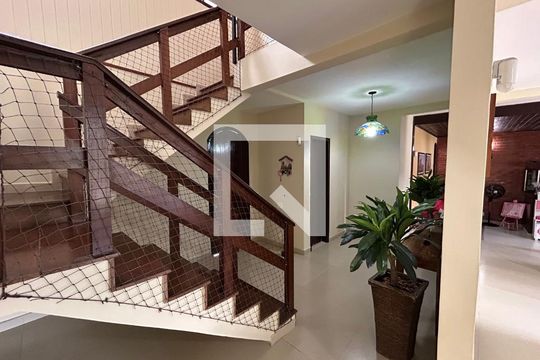 Sala de casa de condomínio à venda com 4 quartos, 600m² em Jacarepaguá, Rio de Janeiro