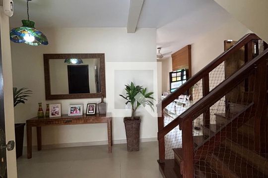 Sala de casa de condomínio à venda com 4 quartos, 600m² em Jacarepaguá, Rio de Janeiro