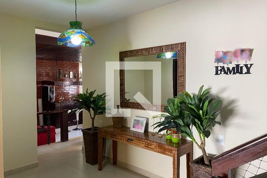 Sala de casa de condomínio à venda com 4 quartos, 600m² em Jacarepaguá, Rio de Janeiro