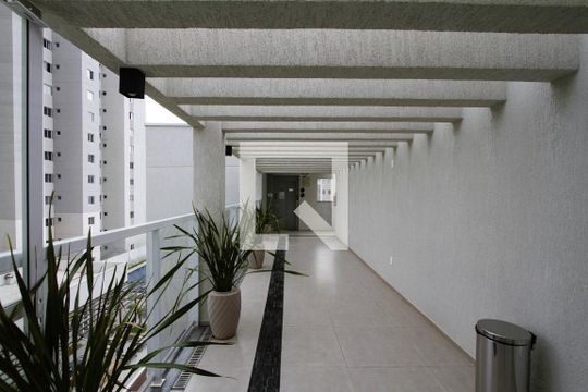 Hall de entrada de apartamento para alugar com 2 quartos, 50m² em Palmeiras, Belo Horizonte