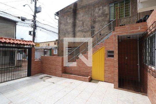 Quintal de apartamento para alugar com 1 quarto, 38m² em Sarandi, Porto Alegre