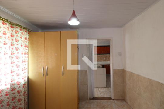 Quarto 1 de apartamento para alugar com 1 quarto, 38m² em Sarandi, Porto Alegre