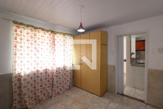 Quarto 1 de apartamento para alugar com 1 quarto, 38m² em Sarandi, Porto Alegre
