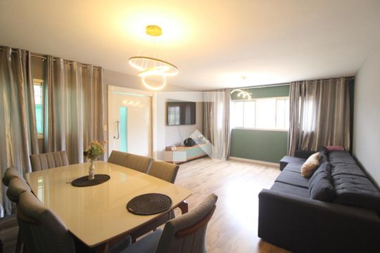 Sala de casa à venda com 3 quartos, 125m² em Vila Marari, São Paulo