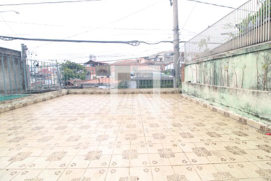 Varanda  de casa à venda com 3 quartos, 125m² em Vila Marari, São Paulo