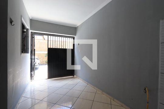 Lavanderia e Garagem de casa de condomínio para alugar com 2 quartos, 76m² em Vila Industrial, São Paulo