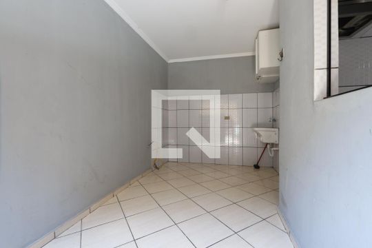 Lavanderia e Garagem de casa de condomínio para alugar com 2 quartos, 76m² em Vila Industrial, São Paulo