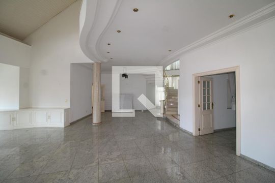 Sala de casa para alugar com 4 quartos, 700m² em Jardim Franca, São Paulo