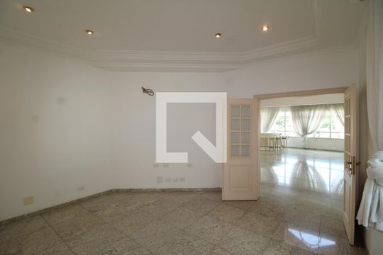 Sala 2 de casa para alugar com 4 quartos, 700m² em Jardim Franca, São Paulo