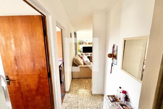 Corredor de apartamento à venda com 2 quartos, 49m² em Vila Bela Vista (zona Norte), São Paulo