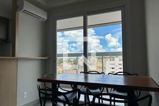 Sala de apartamento para alugar com 2 quartos, 70m² em Tibery, Uberlândia
