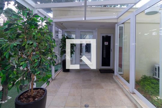 Hall social de kitnet/studio à venda com 1 quarto, 27m² em Vila Prudente, São Paulo