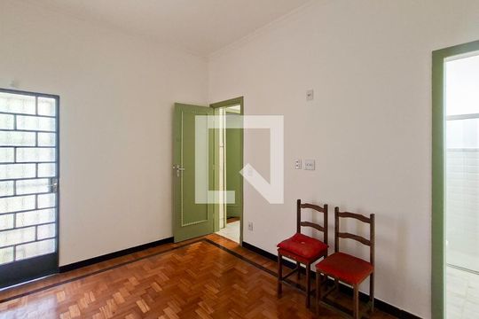 Quarto de casa à venda com 2 quartos, 165m² em Centro, Belo Horizonte