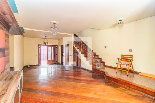 Casa para alugar com 3 quartos, 243m² em Menino Deus, Porto Alegre