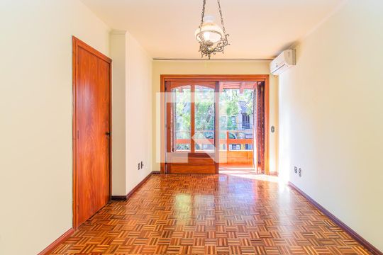 Casa para alugar com 3 quartos, 243m² em Menino Deus, Porto Alegre