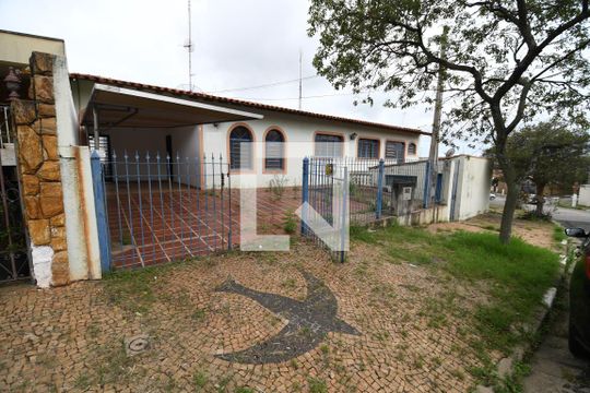 Fachada de casa à venda com 3 quartos, 330m² em Jardim Quarto Centenário, Campinas