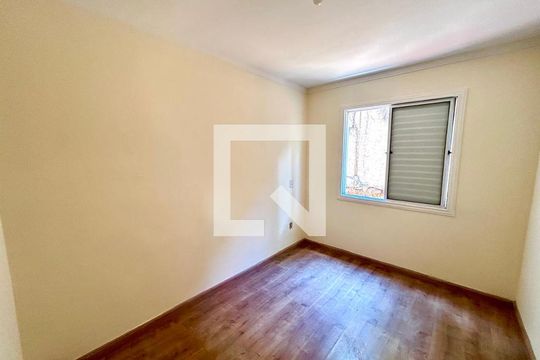 Quarto 1 de apartamento para alugar com 2 quartos, 55m² em Vila Nova Bonsucesso, Guarulhos