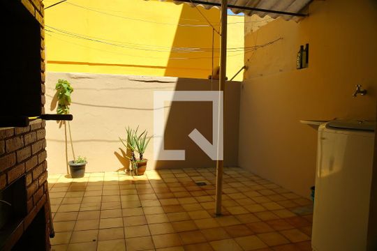 Quintal /Área de serviço  de casa à venda com 2 quartos, 96m² em Santa Terezinha, São Bernardo do Campo