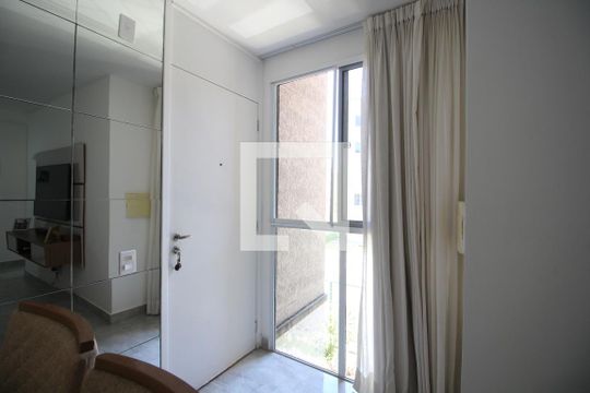 Sala de apartamento para alugar com 2 quartos, 45m² em Taquara, Rio de Janeiro