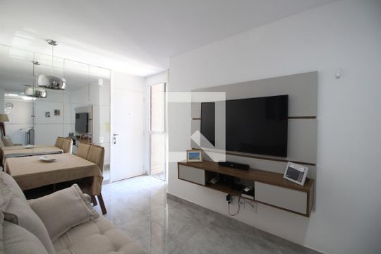 Sala de apartamento para alugar com 2 quartos, 45m² em Taquara, Rio de Janeiro