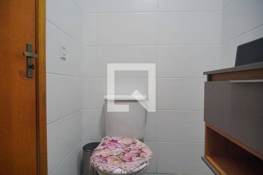 Banheiro de casa de condomínio à venda com 2 quartos, 48m² em Feitoria, São Leopoldo