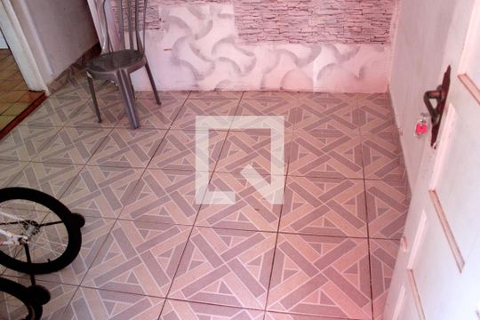Sala (casa 2) de casa à venda com 5 quartos, 210m² em Macedo, Guarulhos
