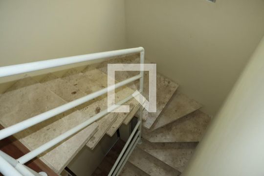 Casa de Condomínio para alugar com 3 quartos, 164m² em Caucaia do Alto, Cotia