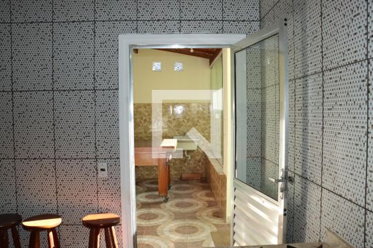Casa de Condomínio para alugar com 3 quartos, 164m² em Caucaia do Alto, Cotia