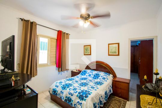 Casa à venda com 4 quartos, 200m² em Vila Scarpelli, Santo André