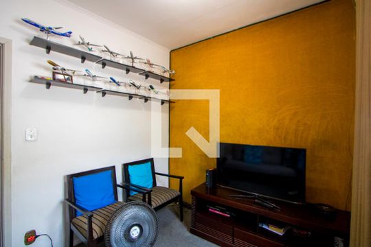 Casa à venda com 4 quartos, 200m² em Vila Scarpelli, Santo André