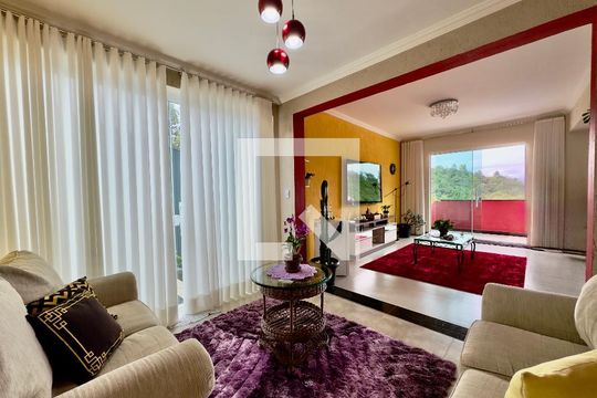 Casa para alugar com 5 quartos, 980m² em Macacos, Nova Lima