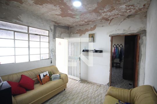 Sala de casa à venda com 2 quartos, 105m² em Santa Cruz Industrial, Contagem