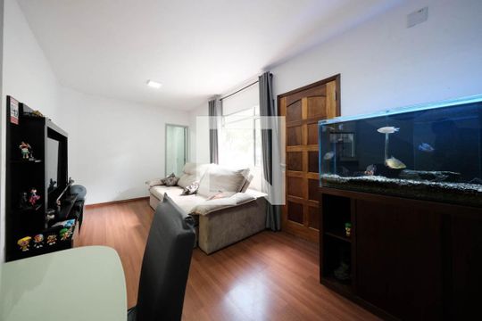 Sala de casa à venda com 3 quartos, 111m² em Cidade Patriarca, São Paulo