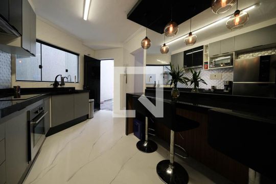 Cozinha e Área de Serviço de casa à venda com 3 quartos, 111m² em Cidade Patriarca, São Paulo