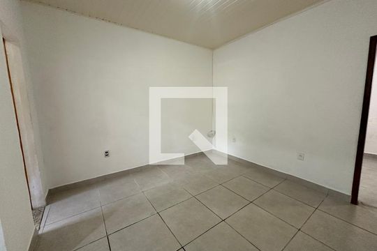 Sala de casa para alugar com 1 quarto, 45m² em Jardim Julio, Barueri