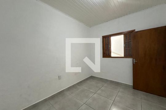 Quarto de casa para alugar com 1 quarto, 45m² em Jardim Julio, Barueri