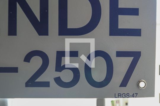 Fachada de apartamento à venda com 2 quartos, 42m² em Jardim Dona Leopoldina, Porto Alegre
