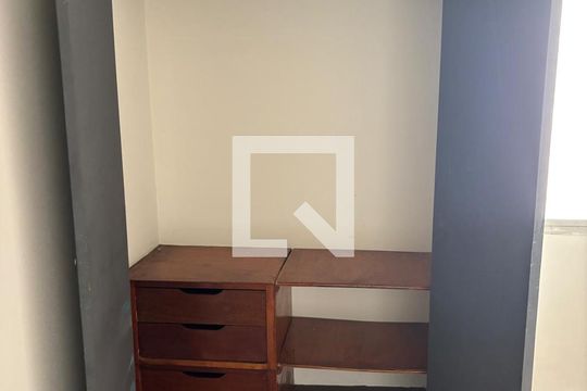Quarto de apartamento para alugar com 1 quarto, 34m² em Cambuí, Campinas