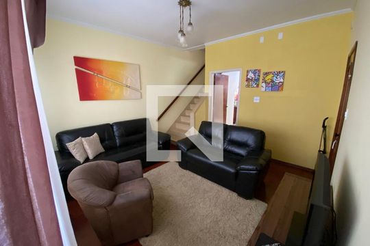 Casa à venda com 3 quartos, 171m² em Vila Santa Rosa, Jundiaí