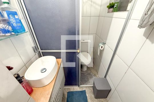 Banheiro de casa à venda com 3 quartos, 130m² em Jardim Vergueiro, São Paulo