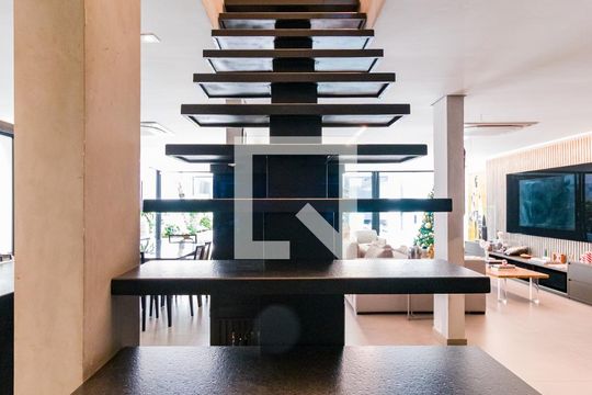 Casa à venda com 5 quartos, 500m² em Jardim Morumbi, São Paulo